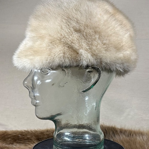 Accessories - Creme Mink Hat